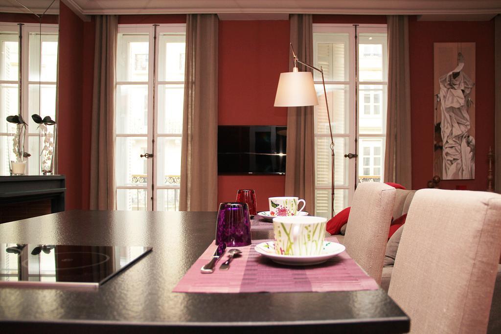 Maison D'Hotes Bordeaux Centre Le Patio De L'Intendance Стая снимка