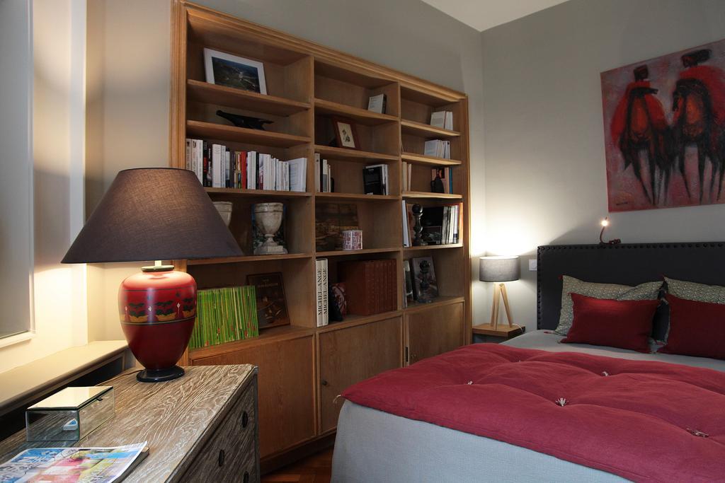 Maison D'Hotes Bordeaux Centre Le Patio De L'Intendance Стая снимка