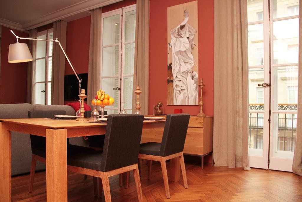 Maison D'Hotes Bordeaux Centre Le Patio De L'Intendance Стая снимка