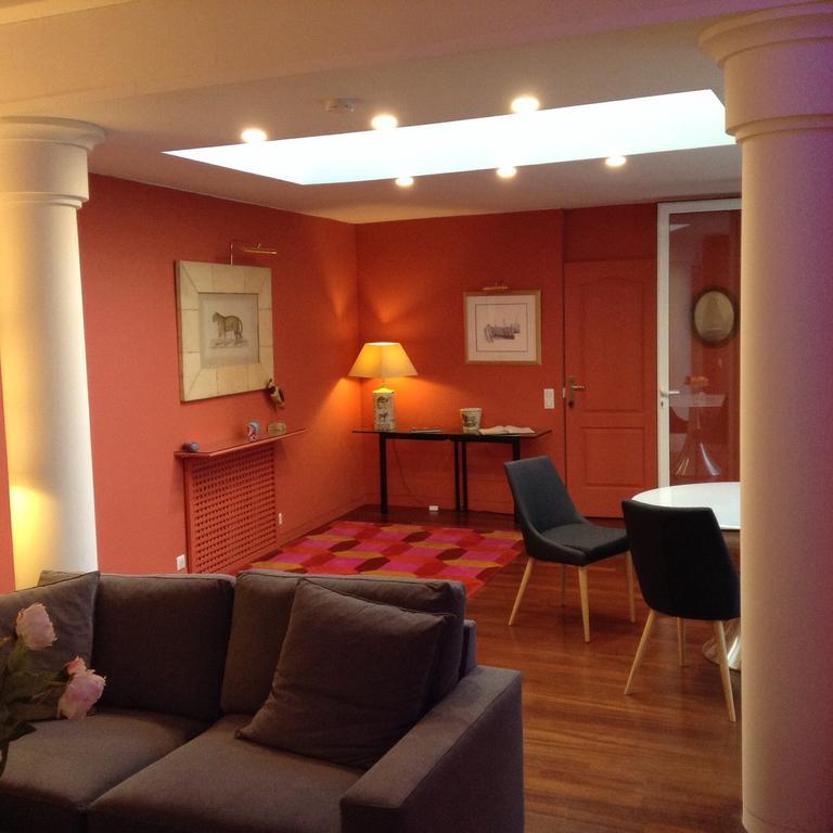 Maison D'Hotes Bordeaux Centre Le Patio De L'Intendance Екстериор снимка