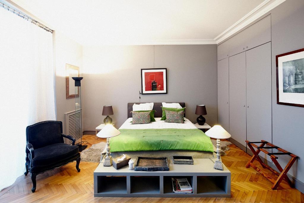 Maison D'Hotes Bordeaux Centre Le Patio De L'Intendance Екстериор снимка