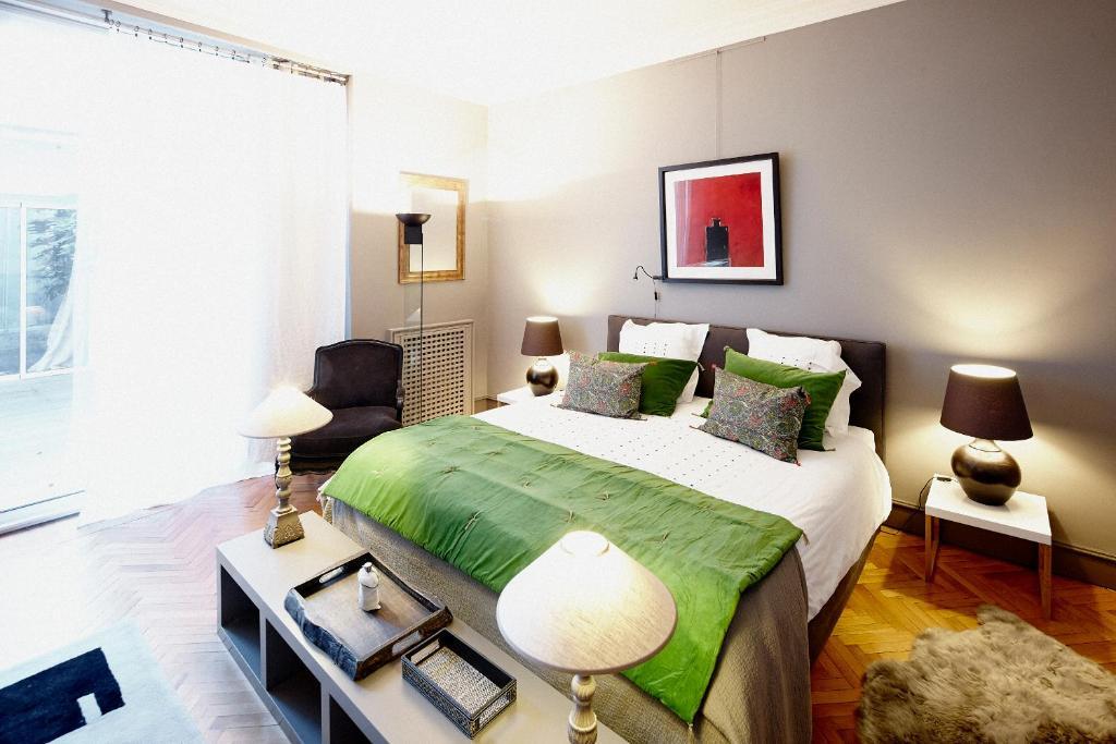Maison D'Hotes Bordeaux Centre Le Patio De L'Intendance Екстериор снимка
