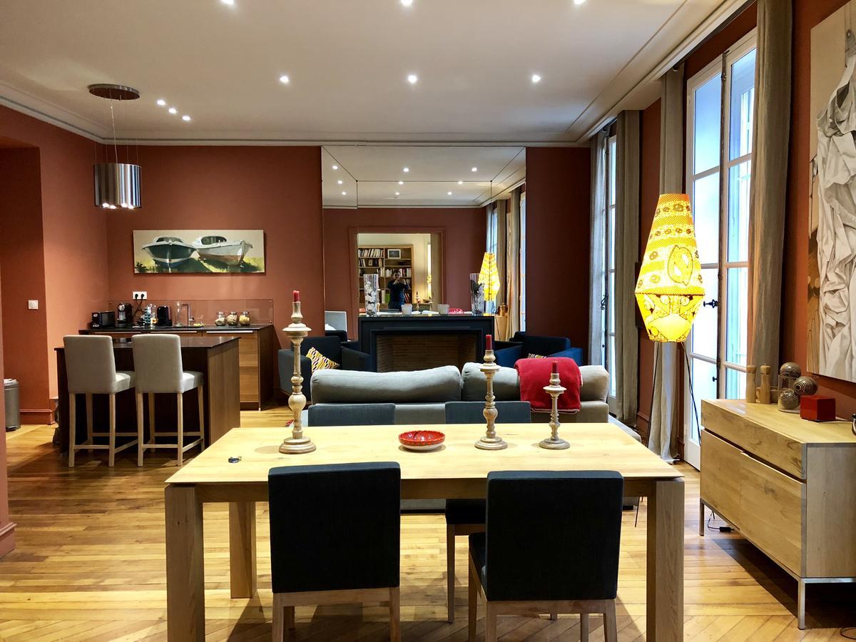Maison D'Hotes Bordeaux Centre Le Patio De L'Intendance Екстериор снимка